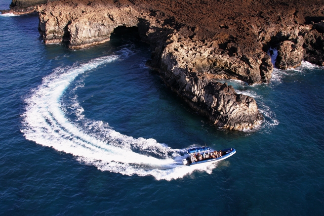 Blue Water Rafting Molokini Snorkel & Whale Watch – Kihei (2.5 Hours) 5